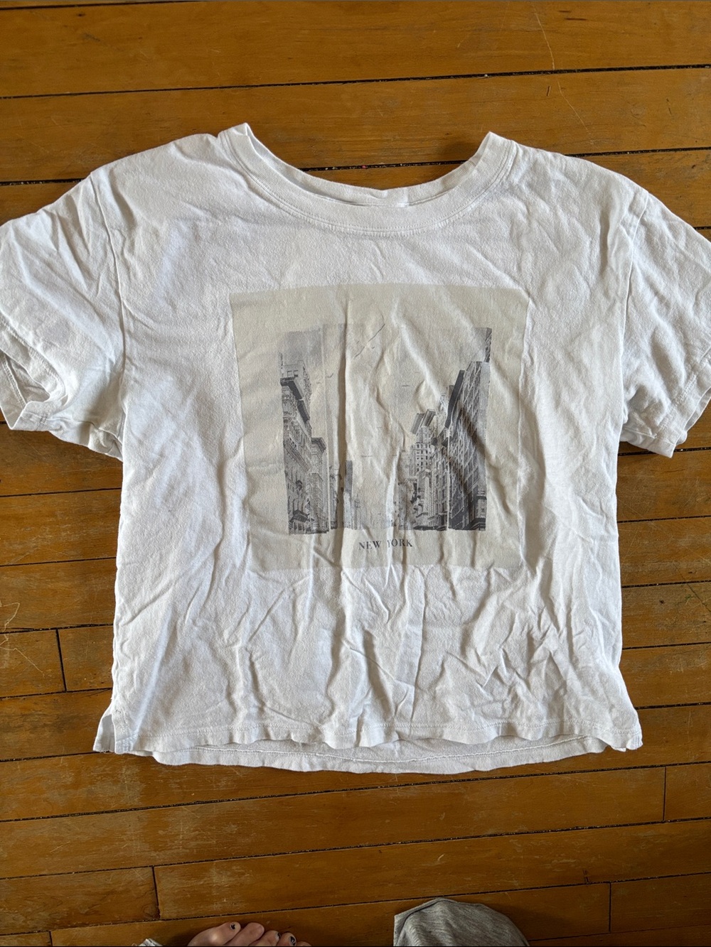 Abercrombie & Fitch White Graphic Crewneck Tee